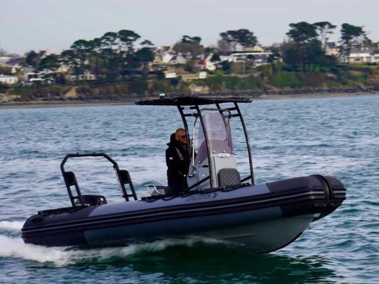 Hyra RIB med eller utan skeppare 3D Tender Saint-Tropez 