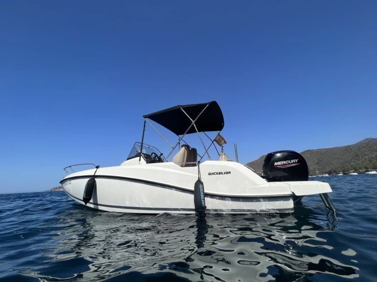 Quicksilver Activ 605 Open charter bareboat eller skeppad i Roses