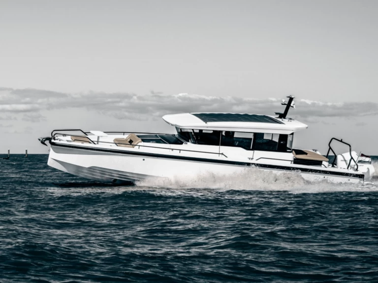 Yacht charter La Trinité-sur-Mer billig Axopar 37 XC Cross Cabin
