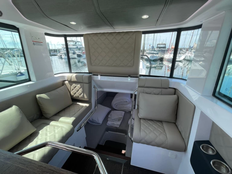 Yacht charter La Trinité-sur-Mer billig Axopar 37 XC Cross Cabin