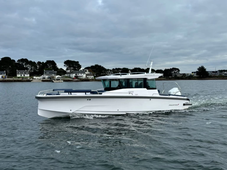 Hyr en Axopar Axopar 29 XC Cross Cabin La Trinité-sur-Mer 