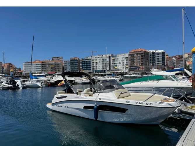 Uthyrning Porto Deportivo Sanxenxo - Karnic SL602 av Samboat 
