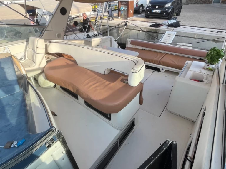 Sea Ray Sea Ray 420 Sundancer charter bareboat eller skeppad i Cannes