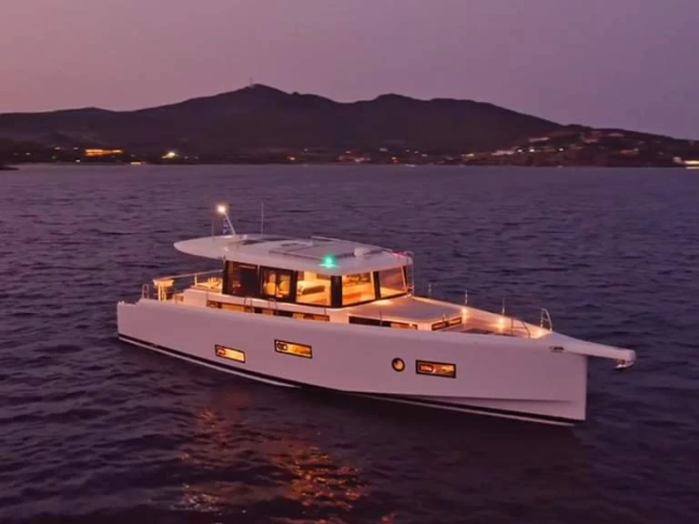 Yacht charter Lavrio billig Omikron OT-60