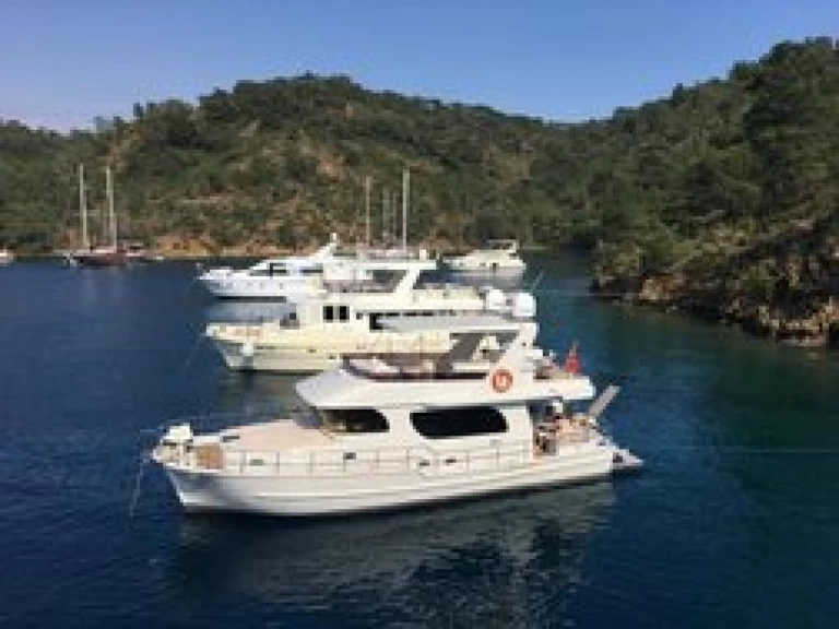 Uthyrning Lyx yacht Tuzla Yachts med en båtlicens 