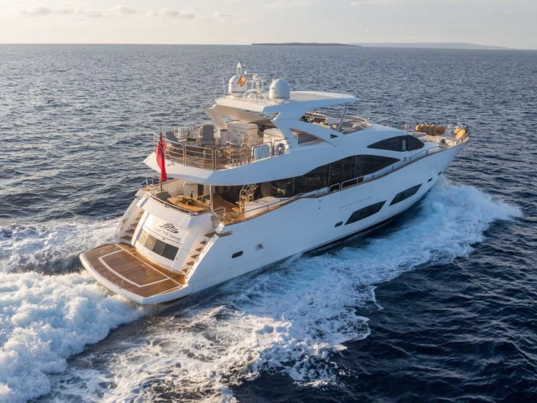 Yacht charter Ibiza Town billig PLAY THE GAME