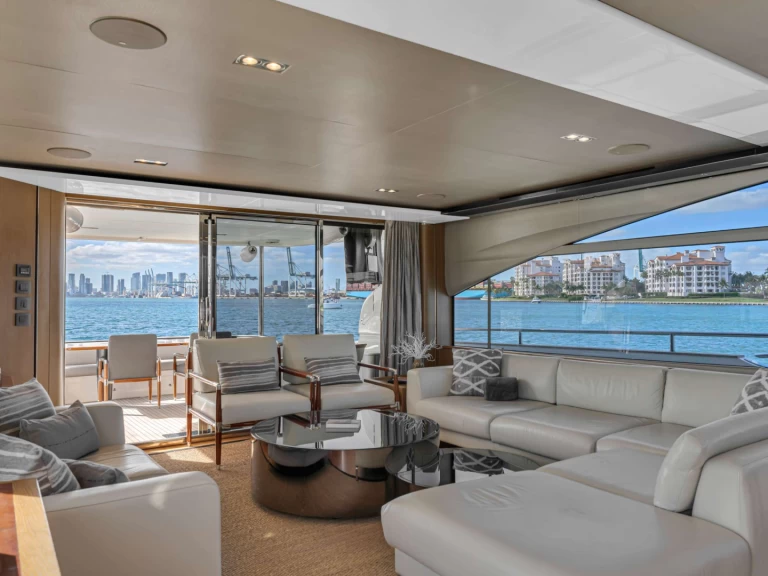 Hyra Lyx yacht med eller utan skeppare Princess, UK Miami Beach 