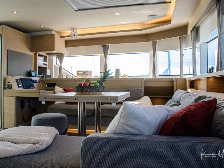 Hyra Lyx yacht med eller utan skeppare Lagoon Nea Peramos 