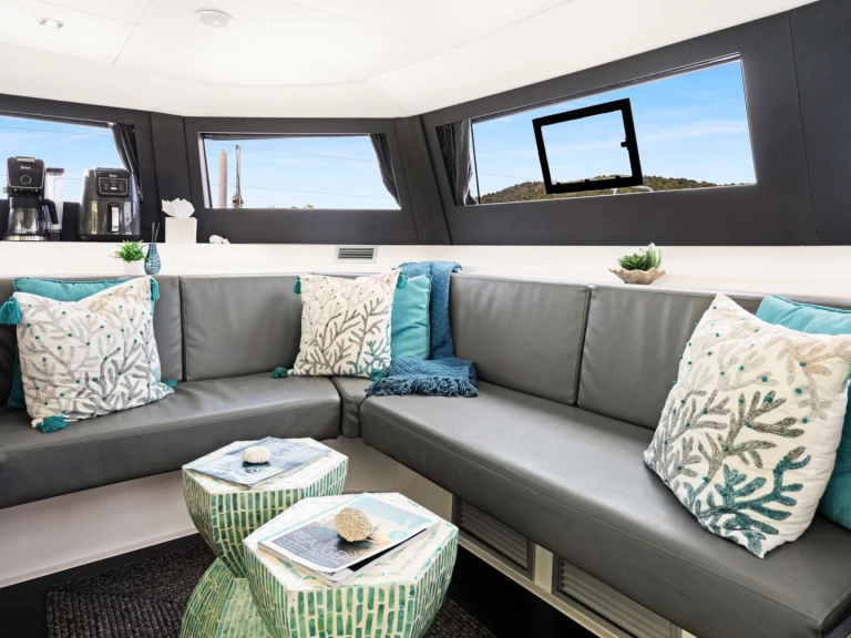 Uthyrning Lyx yacht Dufour med en båtlicens 