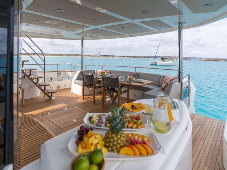 Båtuthyrning Sunseeker PLAY THE GAME i Ibiza Town på Samboat 