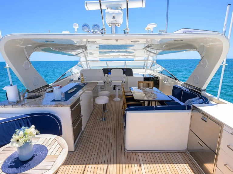 Pacific Mariner JULE charter bareboat eller skeppad i Old Saybrook