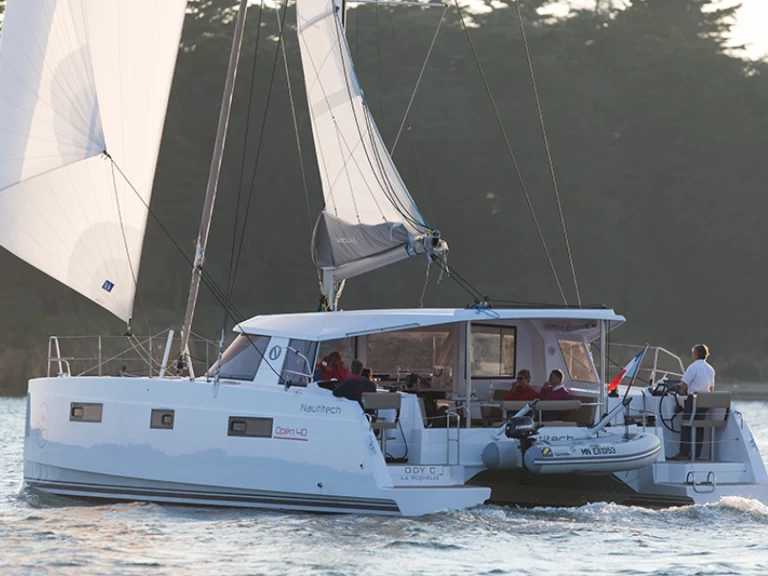 Yacht charter Propriano billig Nautitech 40