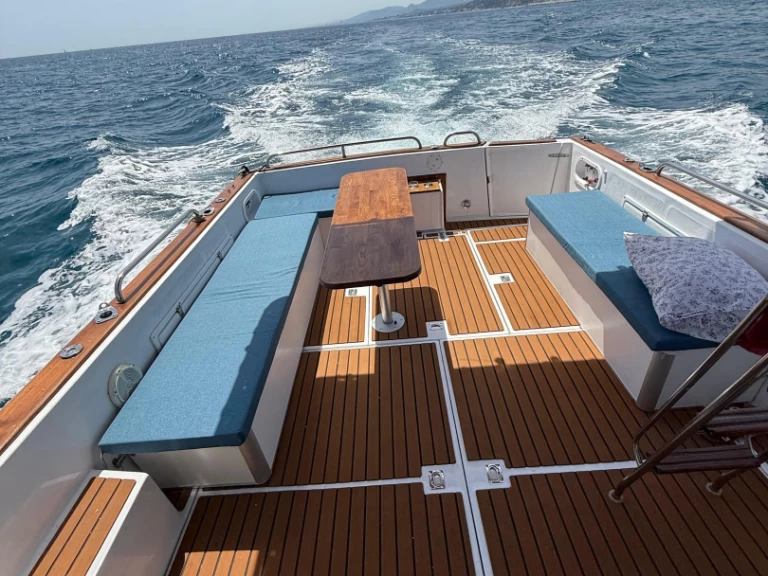 Båtuthyrning Fibresport 980 i Badalona på Samboat 