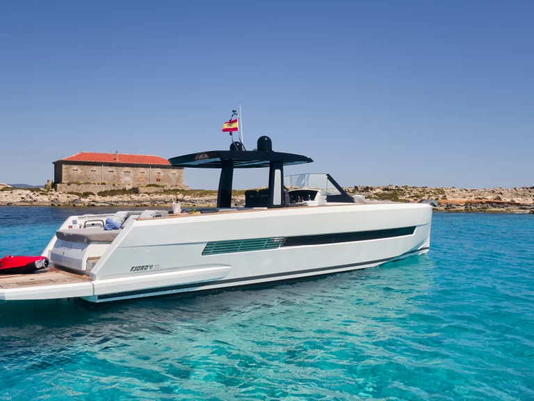 Yacht charter Ibiza Town billig Fjord 44