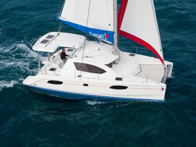 Leopard Leopard 40 charter bareboat eller skeppad i Ao Po