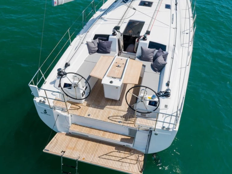 Båtuthyrning Bénéteau Sunsail Oceanis 40.1 i Furnari på Samboat 