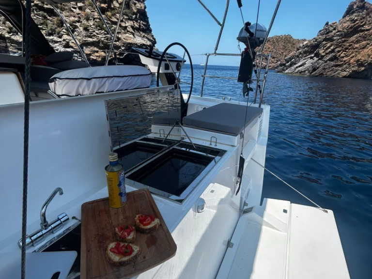 Yacht charter Furnari billig Dufour 470