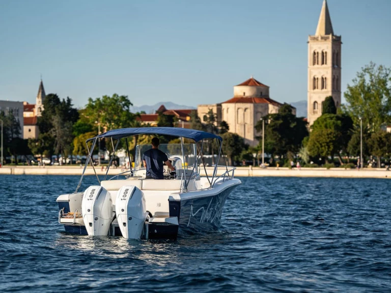 Yacht charter Zadar billig WHITE SHARK 265