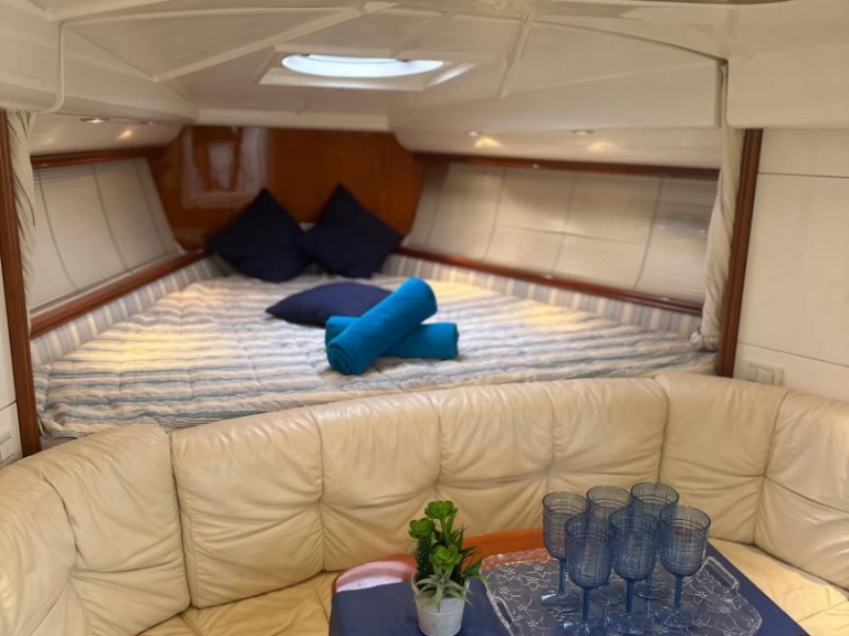 Pershing Pershing 37 charter bareboat eller skeppad i Ibiza Town