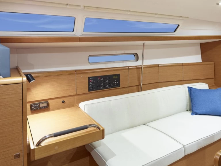 Hyr en Jeanneau Sun Odyssey 389 Lefkáda 