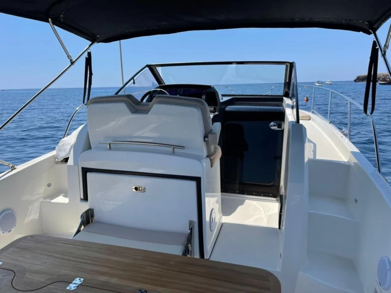 Båtuthyrning Quicksilver Activ 875 Sundeck i Ibiza Town på Samboat 