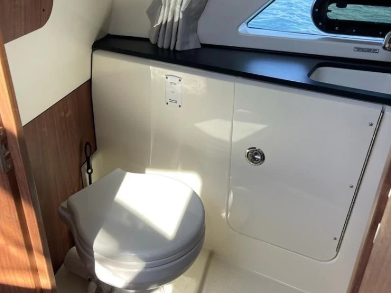 Uthyrning Motorbåt  Quicksilver med en båtlicens 