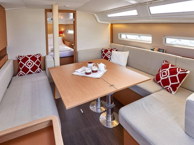 Yacht charter Gouvia billig Sun Odyssey 410