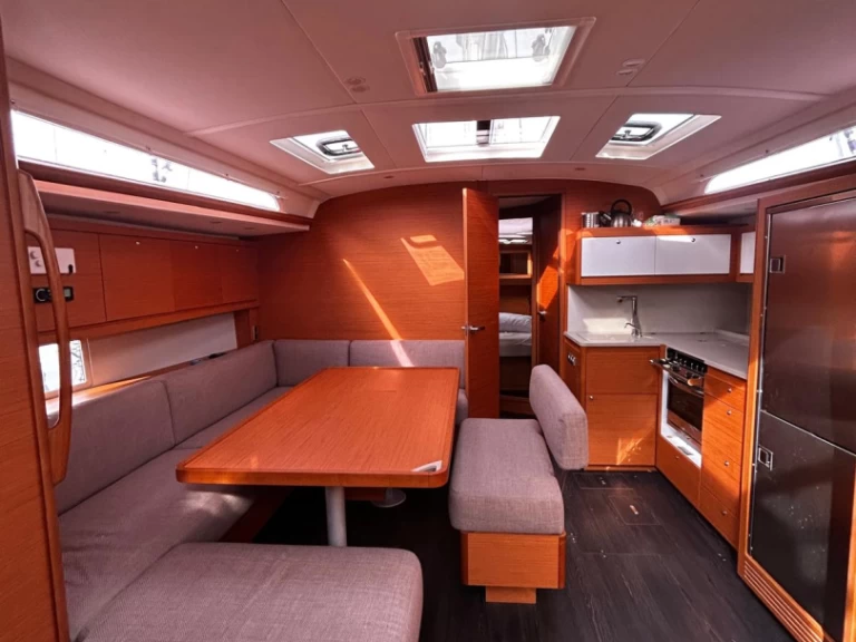 Uthyrning Segelbåt  Dufour med en båtlicens 