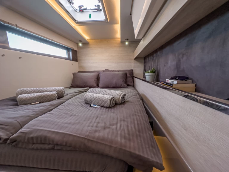 Katamaran  för uthyrning Donji Seget till det bästa priset 