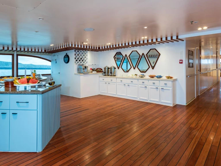  Power Cat - Ocean Spray charter bareboat eller skeppad i Puerto Baquerizo Moreno