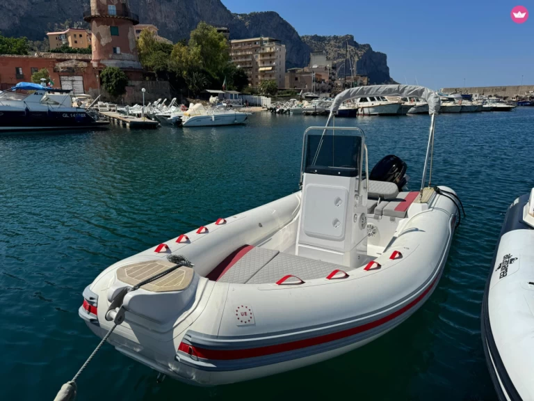Yacht charter Palermo billig Asoral AL 100