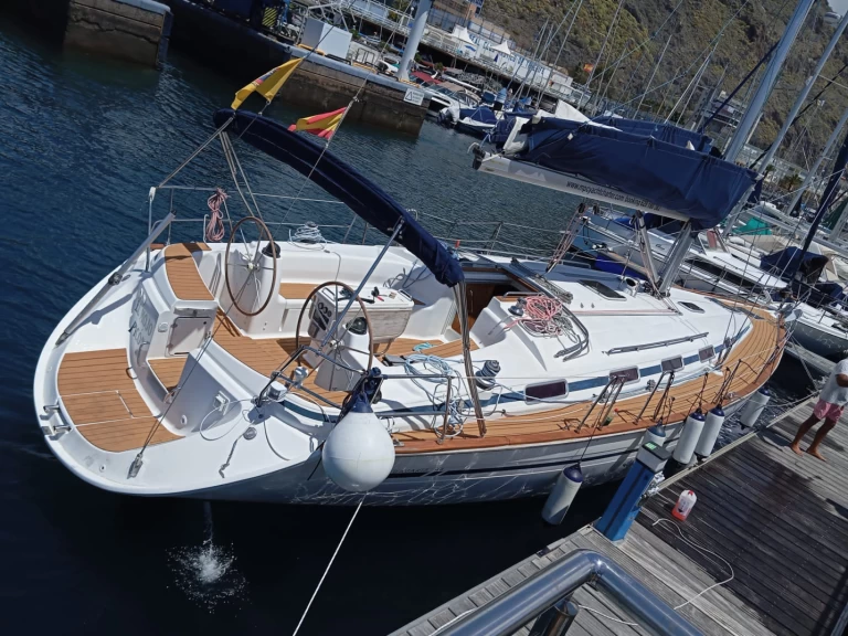 Bavaria Bavaria 44 charter bareboat eller skeppad i Puerto de Los Gigantes