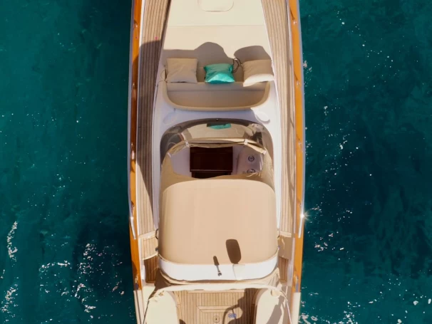 Yacht charter Sorrento billig Libeccio 850 Sport