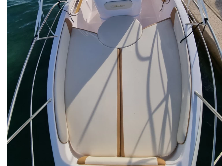 Uthyrning Nin - Bluline Bluline 21 Ft Open av Samboat 