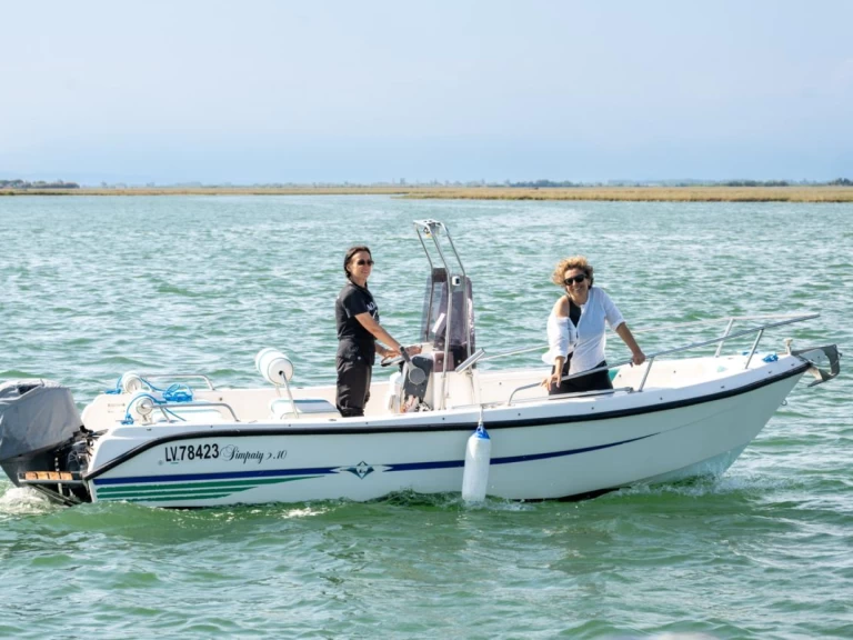 FRATELLI LONGO Fratelli longo charter bareboat eller skeppad i Cavallino