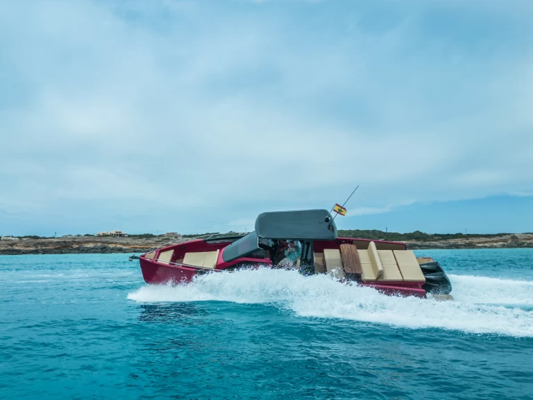 Hyra Motorbåt  med eller utan skeppare Nuva Santa Eularia des Riu 