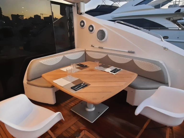 Uthyrning Lyx yacht i Ibiza Town - Sunseeker Predator 82