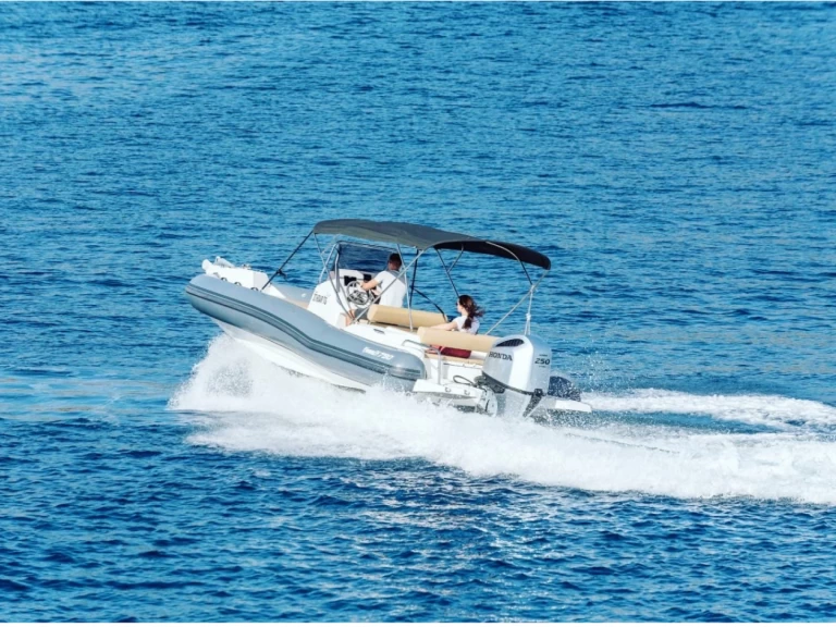 Uthyrning Motorbåt  Marlin Boat med en båtlicens 