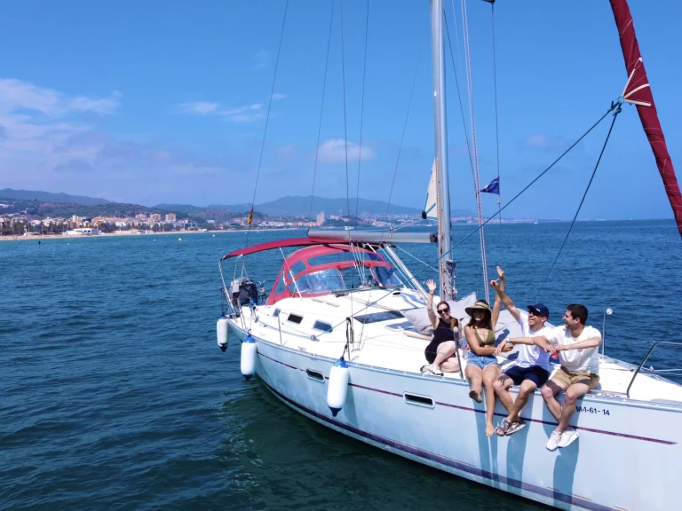 Yacht charter Barcelona billig Oceanis 393 Clipper