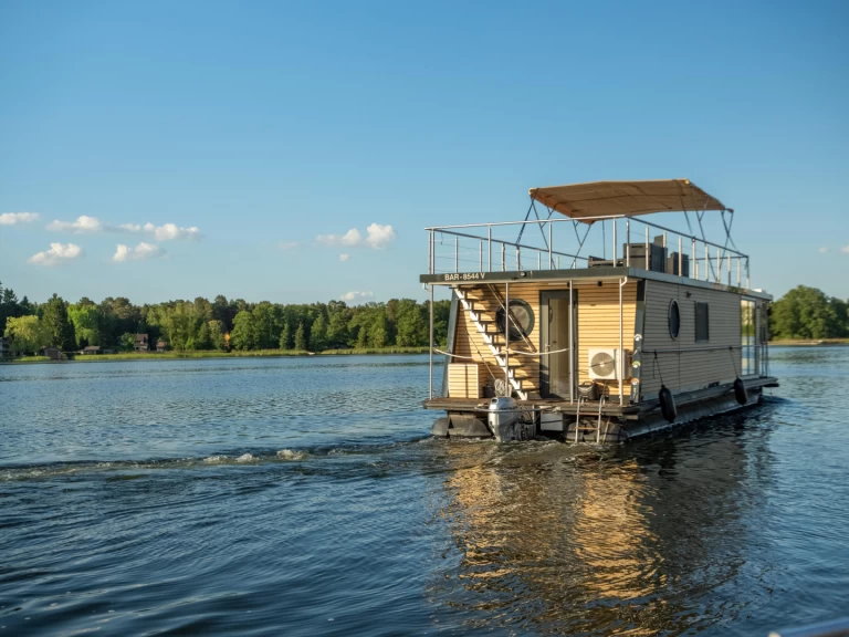 Uthyrning Kanalbåt WOMA med en båtlicens 