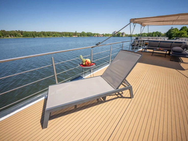 Hyra Kanalbåt med eller utan skeppare WOMA Fürstenberg/Havel 