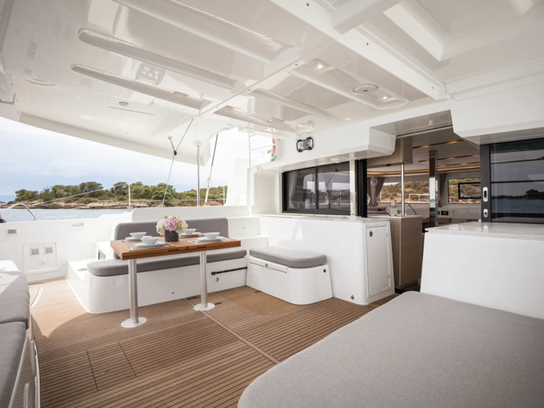 Uthyrning Katamaran  Lagoon med en båtlicens 