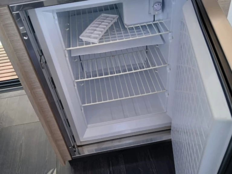 Uthyrning Katamaran  i Lavrio - Fountaine Pajot Elba 45