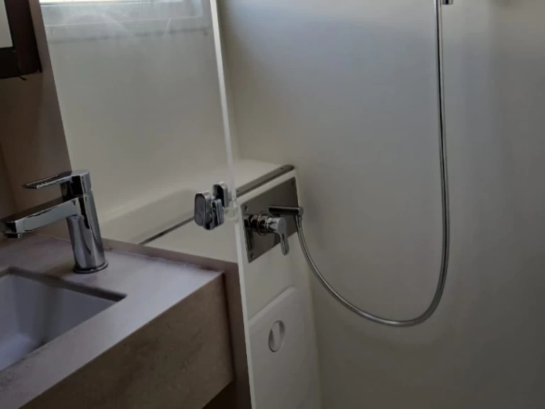 Båtuthyrning Lagoon Lagoon 46 i Lavrio på Samboat 