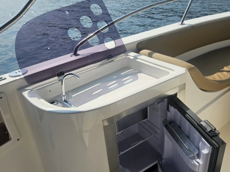 Uthyrning Motorbåt  Eolo med en båtlicens 