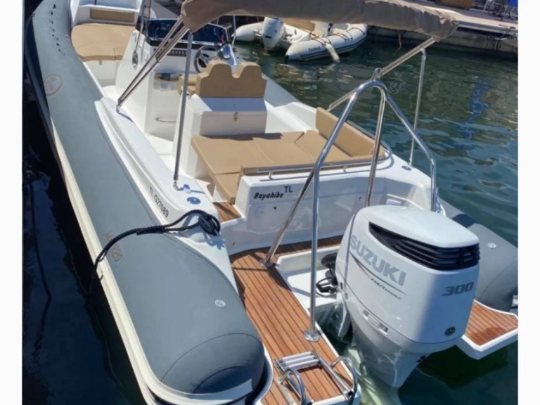 Salpa Salpa Soleil 30 charter bareboat eller skeppad i Porto-Vecchio