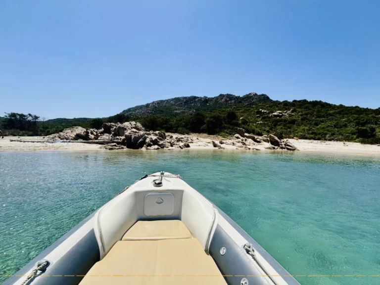 Lomac Lomac 660 IN charter bareboat eller skeppad i Porto-Vecchio