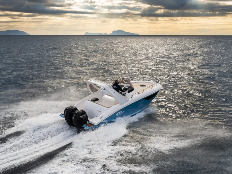 Sea prop GRAN SPORT 25 charter bareboat eller skeppad i Sorrento