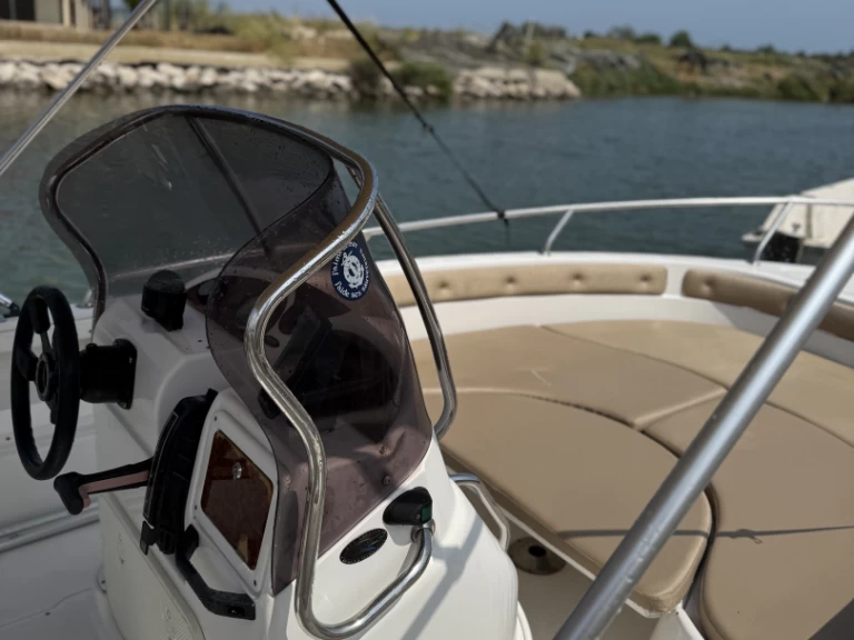 Hyra Motorbåt  med eller utan skeppare Ranieri Carnon-Plage 