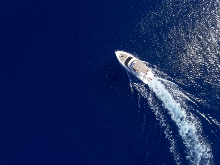 Hyra Motorbåt  med eller utan skeppare Régal Lavrio 